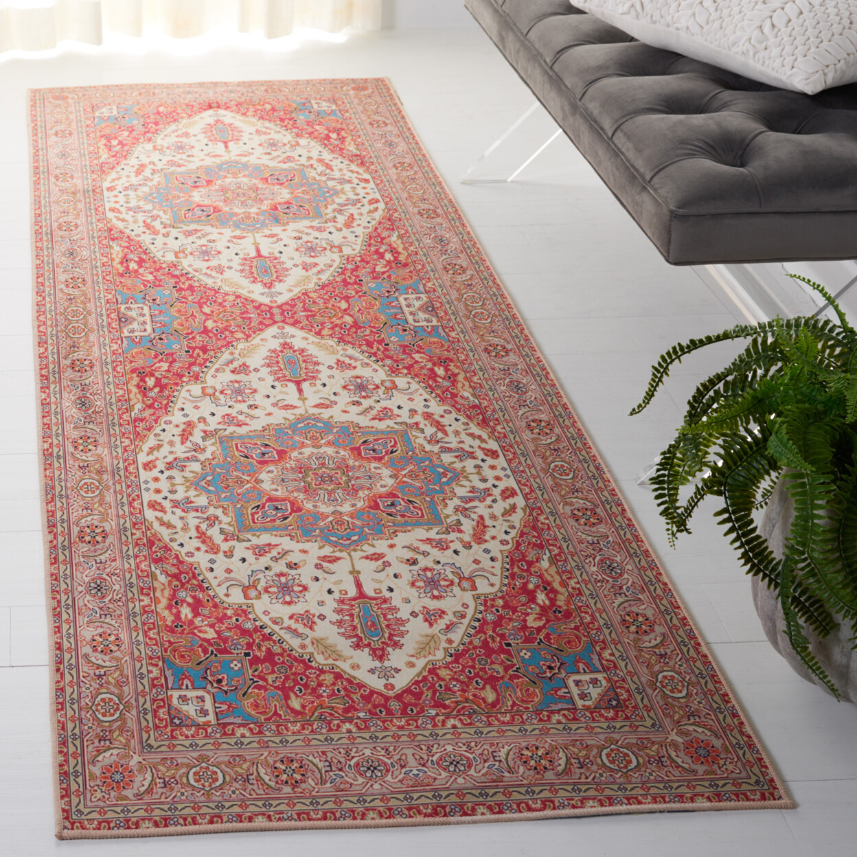 SAFAVIEH Tucson Collection TSN107Q Red / Beige Rug