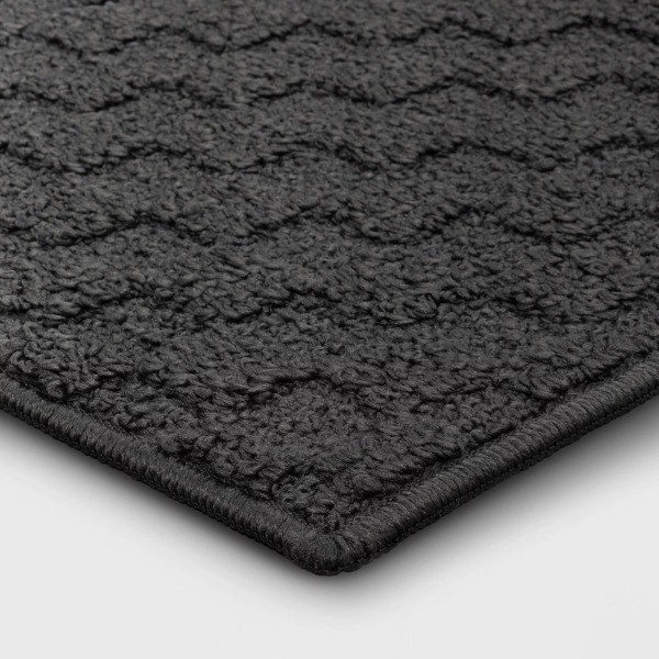1’8″x2’6″ Tufted Rug Gray