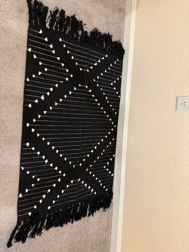 Brand new rug – 60×90 inches boho style