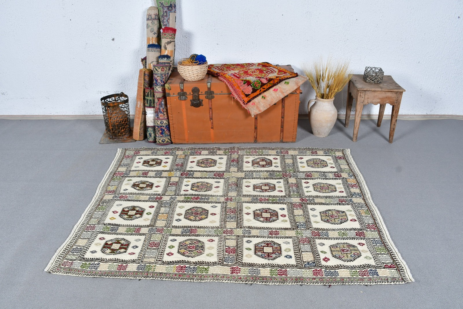 4,3×5,6 ft Turkish Vintage Rug, Area Rug, Kilim White Wool Rug