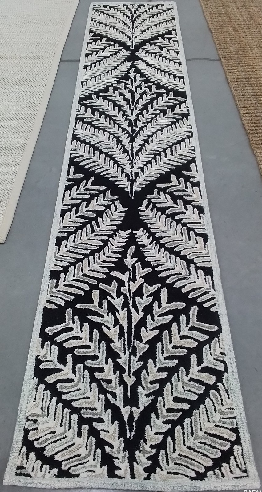 BLACK / IVORY 2′-3″ x 11′-0″ Back Stain Rug Reduced Price 1172795823 CPR208Z-211