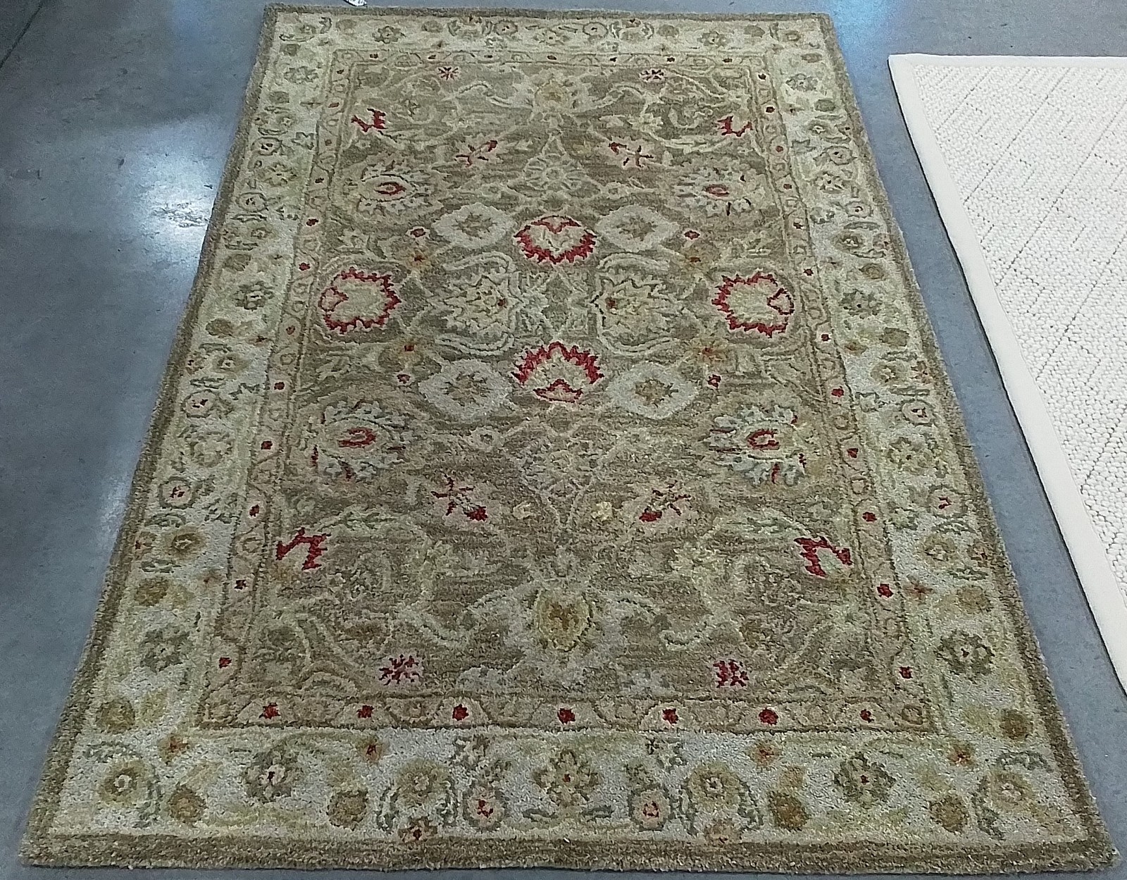 TAN / IVORY 4′-0″ x 6′-0″ Flaw in Rug, Reduced Price 1172804161 AN522B-4
