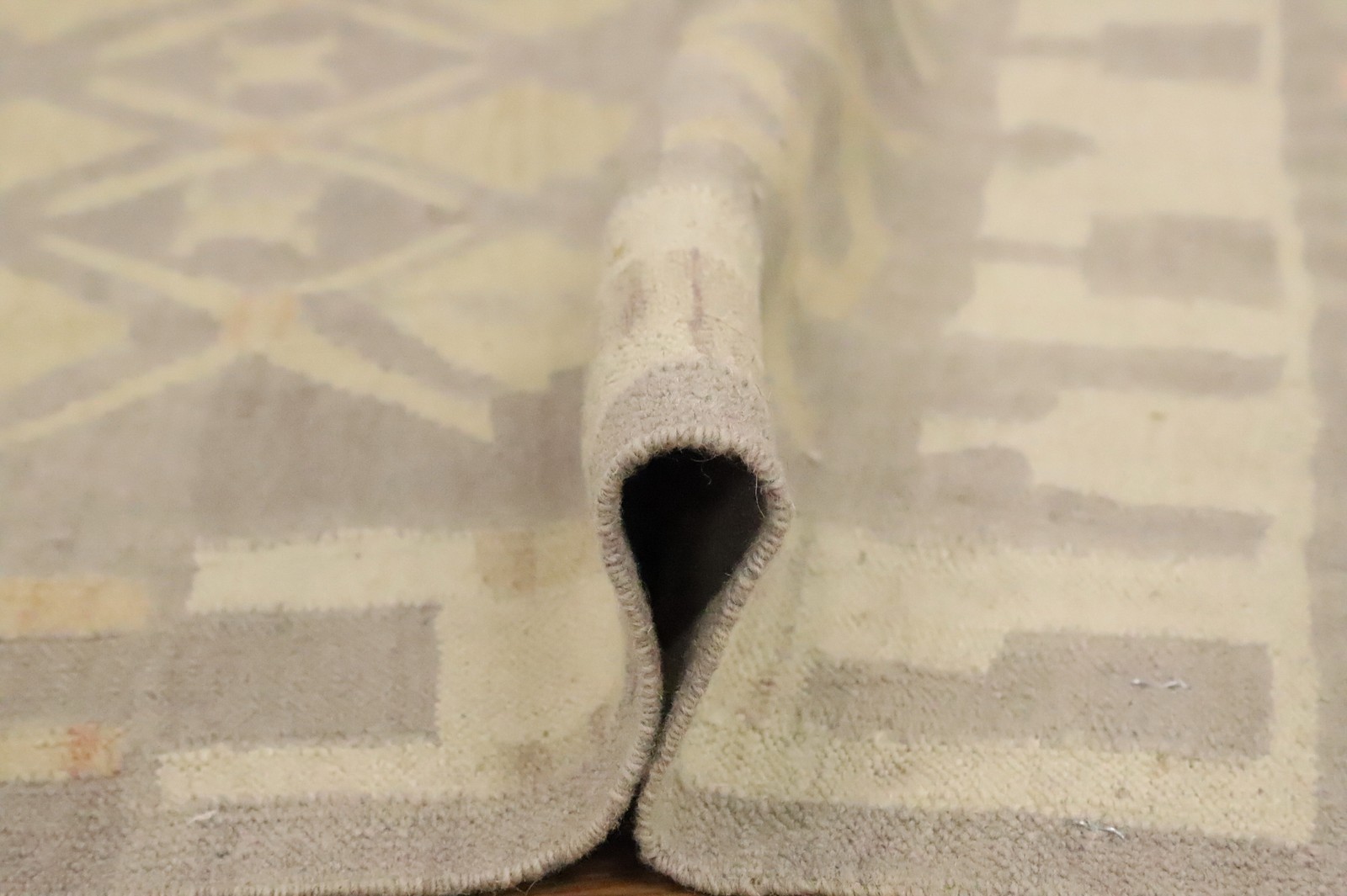 Neutral Toned Kilim Rug 3×5 Flat-weave Wool with Geometric Accents