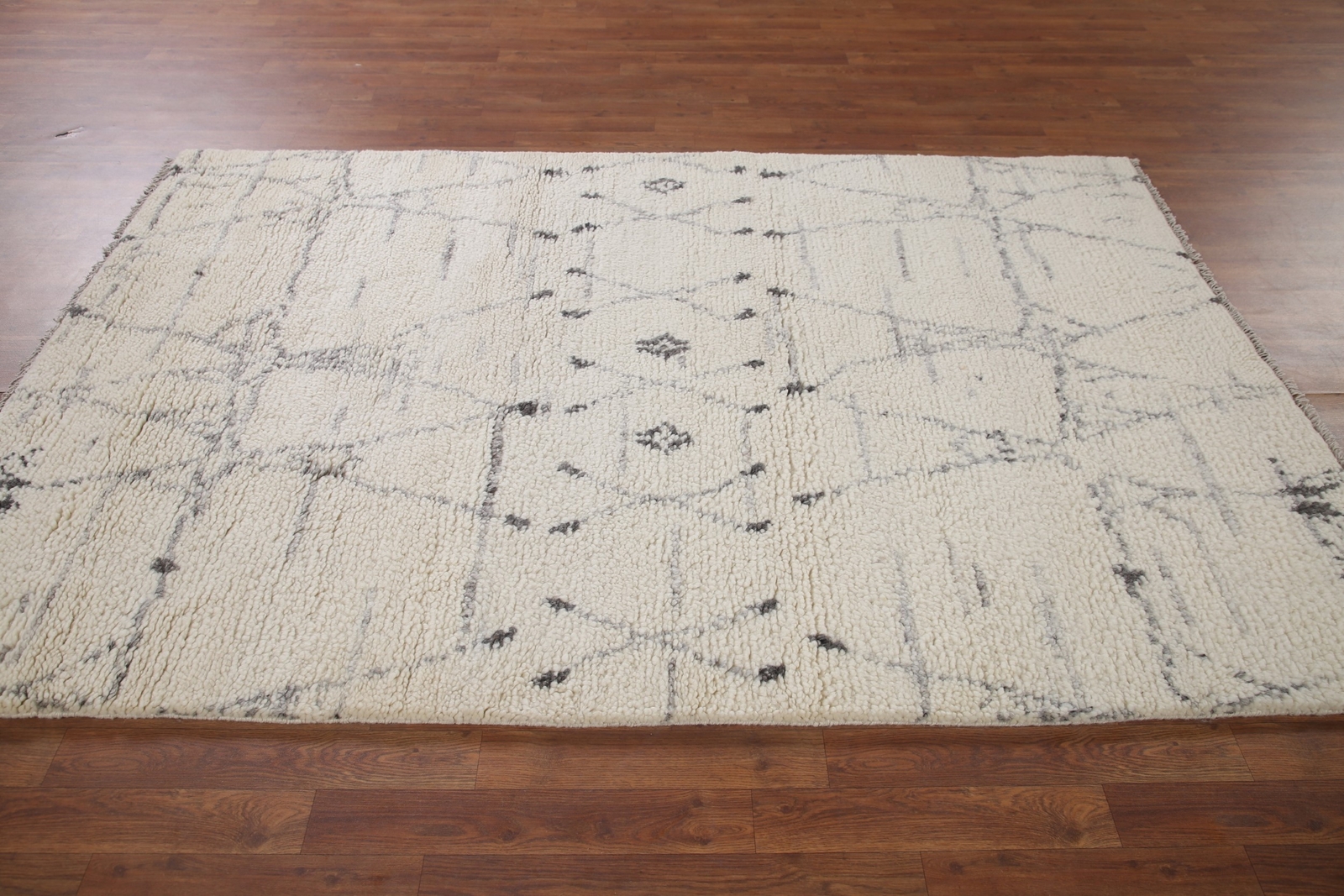 Handwoven Luxury Hand-Knotted Moroccan Indian Area Rugs for Any Space 5×8 ft