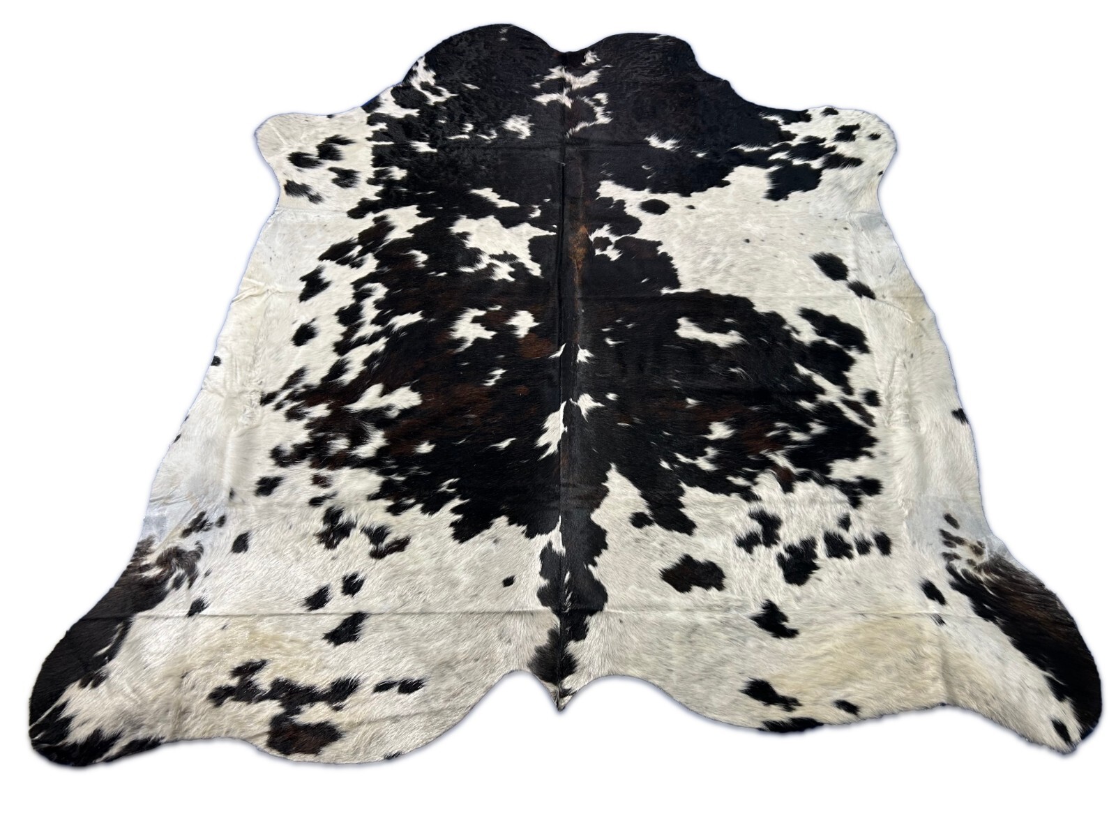 Speckled Tricolor Cowhide Rug (almost black but is tricolor) 7.5×7.5 feet D-008