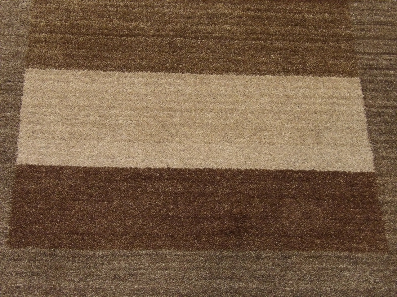 Modern Loom-Knotted 3’0″x5’0″ Loom-knotted Rug -w172