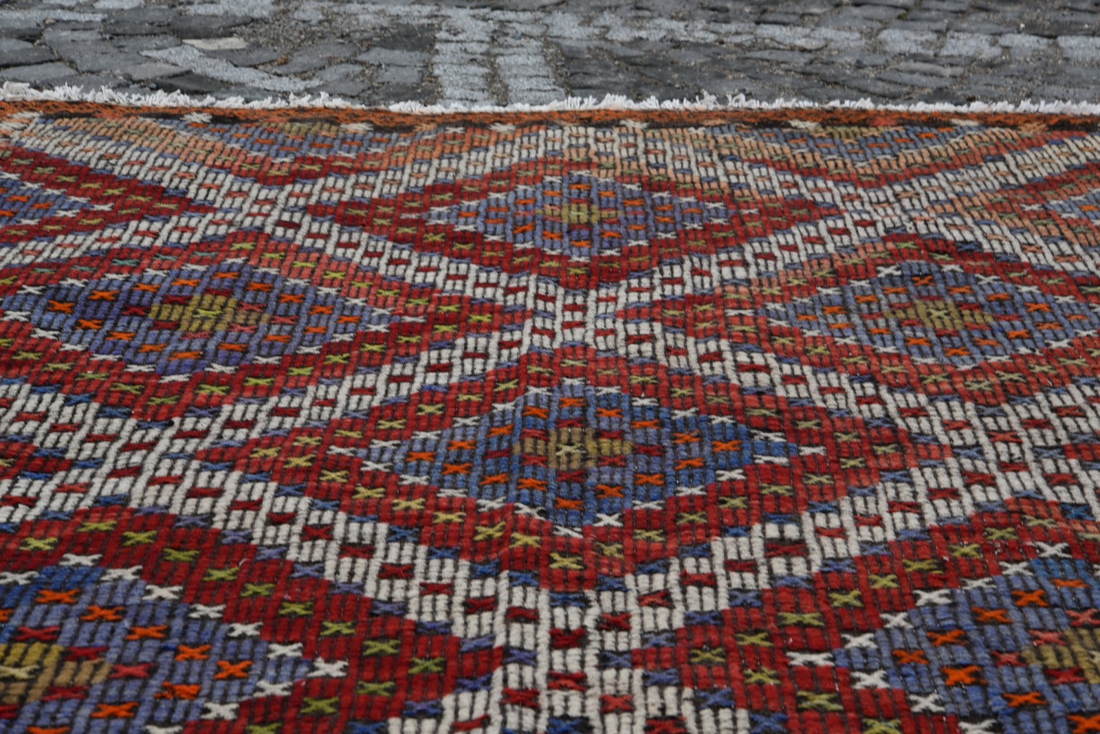 Turkish Vintage Rug, 5,8×9,5 ft Kilim Rug, Red Ombré Wool Rug