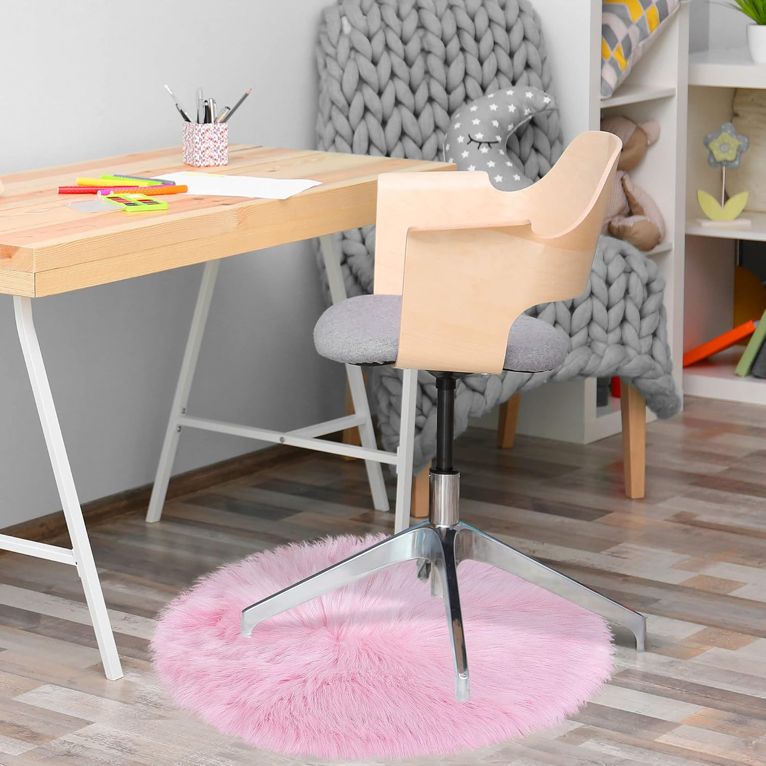 Faux Fur round Rug, Fluffy Rugs for Bedroom Floor 2X2 Ft Light Pink