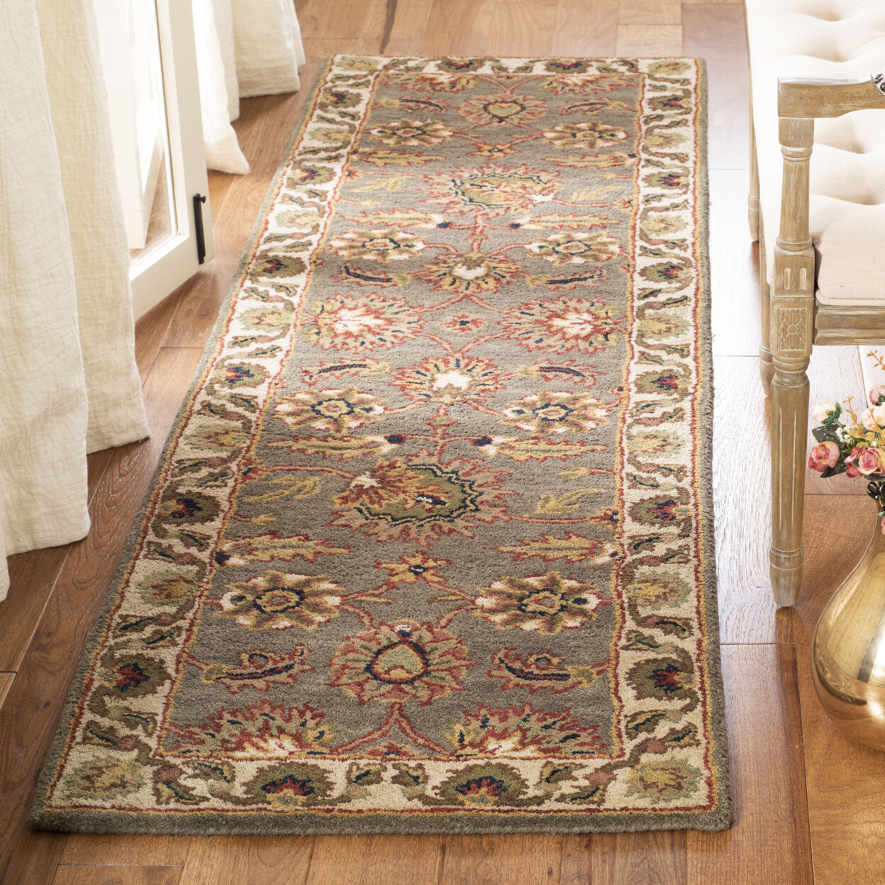 SAFAVIEH Classic CL359B Handmade Celadon / Ivory Rug