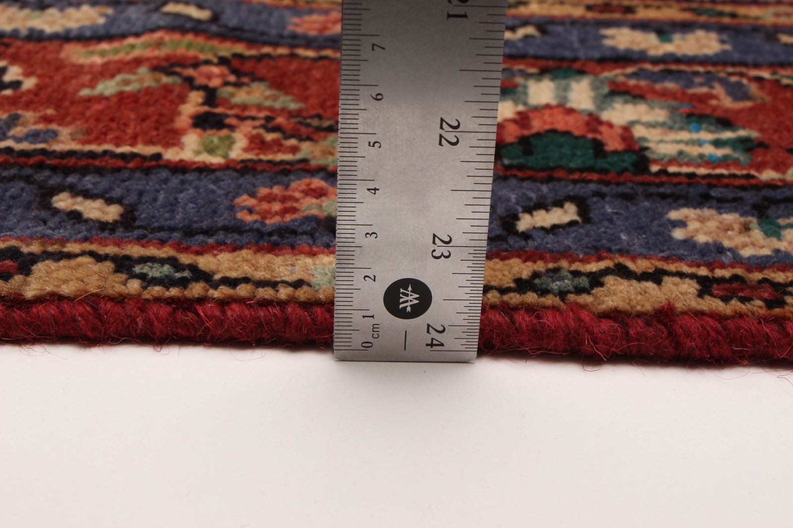 Vintage 6’11” x 9’8″ Traditional Hand Knotted Vegetable Dye Wool Area Rug