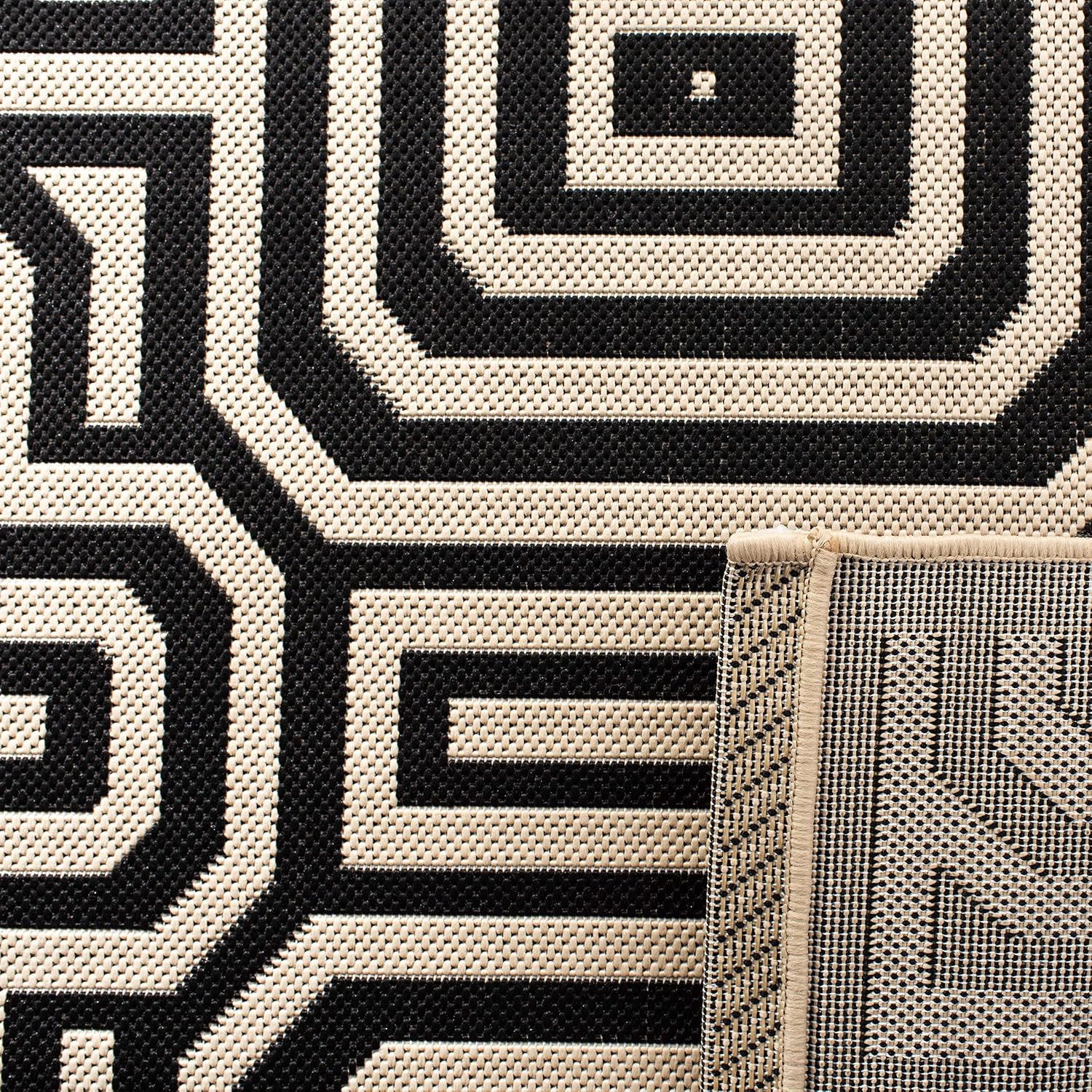 SAFAVIEH Courtyard Collection Area Rug – 5’3″ X 7’7″, Sand & Black, Non-Shedding