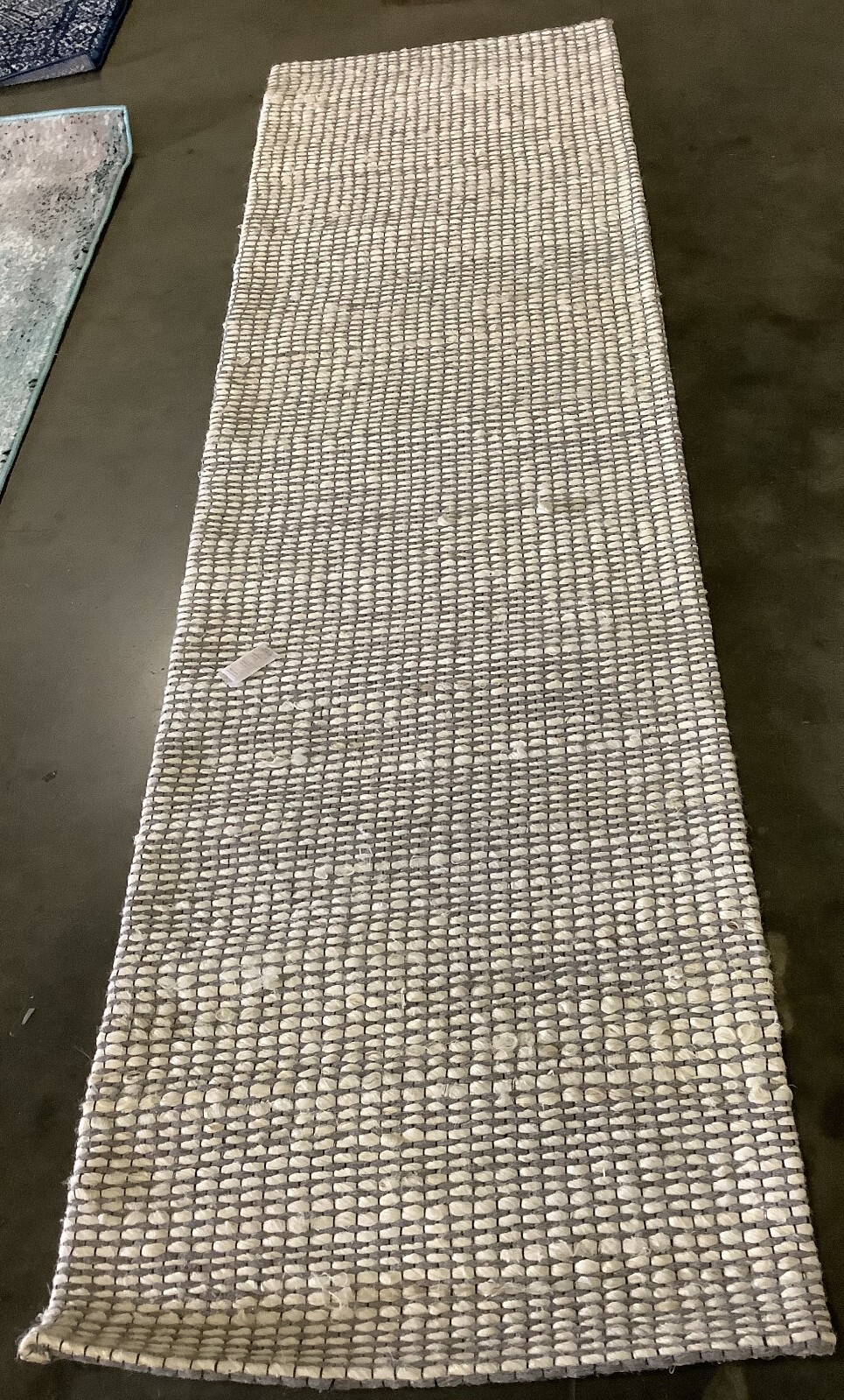 IVORY 2′-3″ x 8′-0″ Back Stain Rug, Reduced Price 1172676237 MRB303A-28