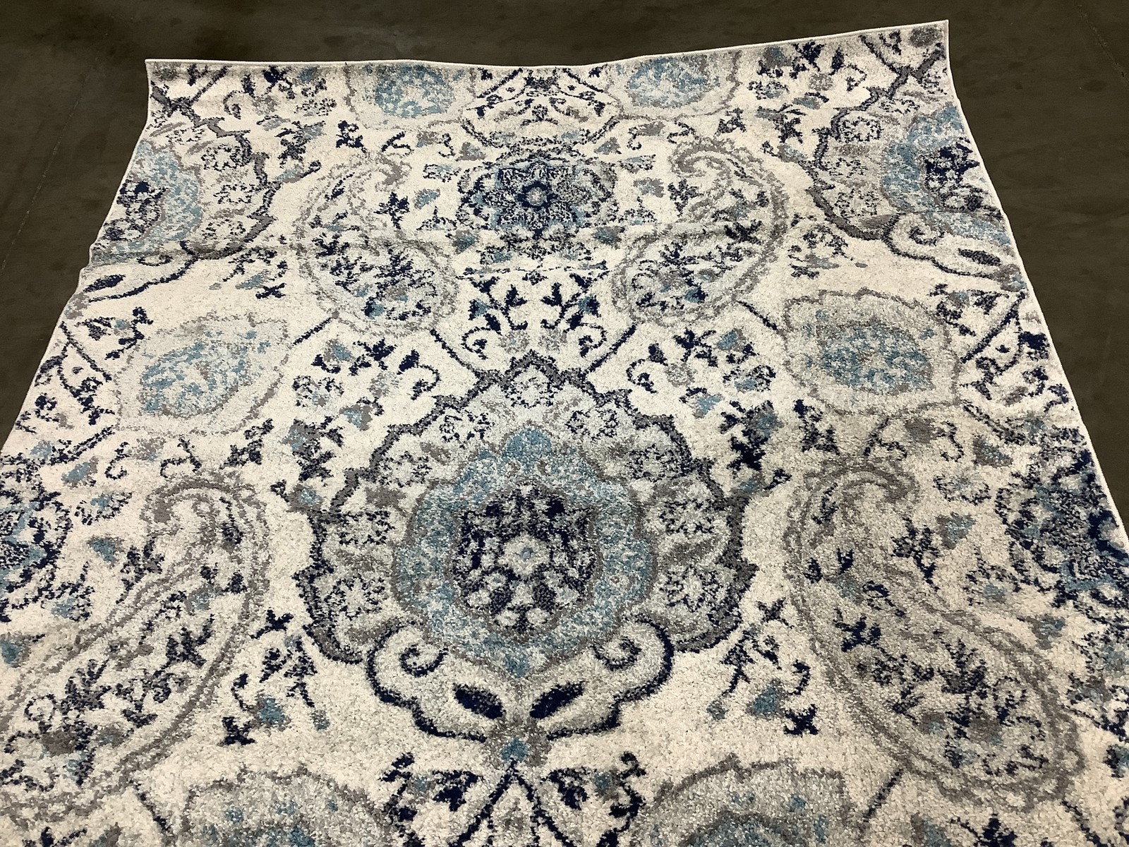 CREAM / LT GREY 5′-3″ x 7′-6″ Back Stain Rug, Reduced Price 1172685756 MAD600C-5