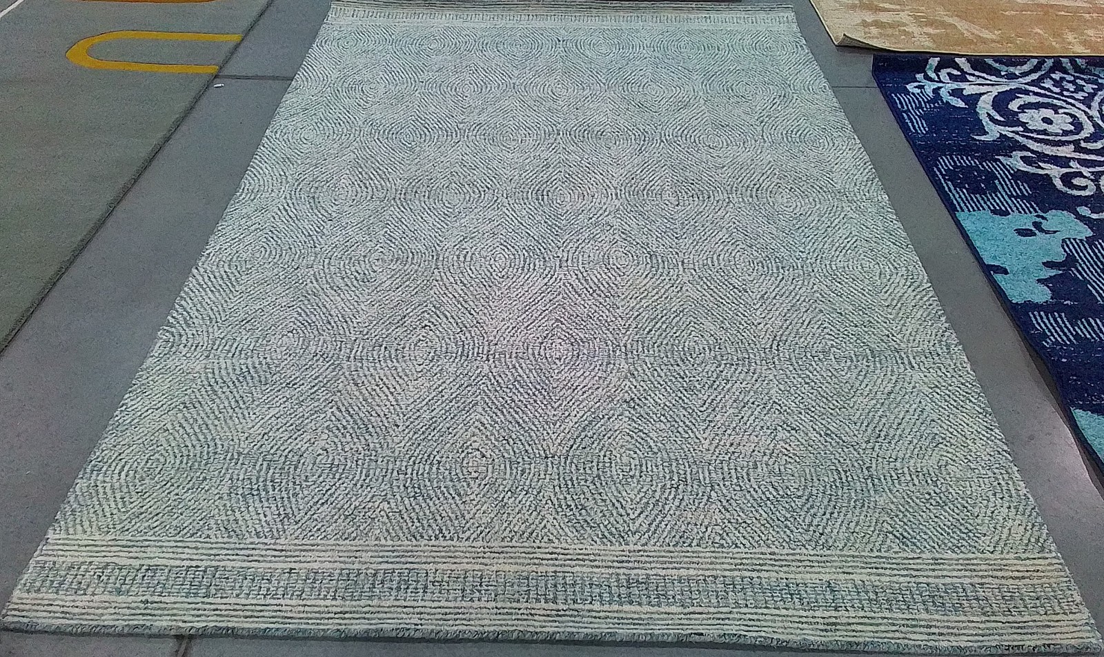 IVORY / BLUE 6′-0″ x 9′-0″ Flaw in Rug, Reduced Price 1172798745 ABT340M-6