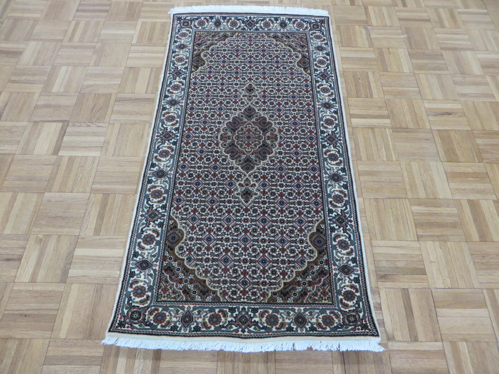 2’5 X 4’9 Hand Knotted Fine Ivory Mahi Tabrez Rug Wool & Silk G9524