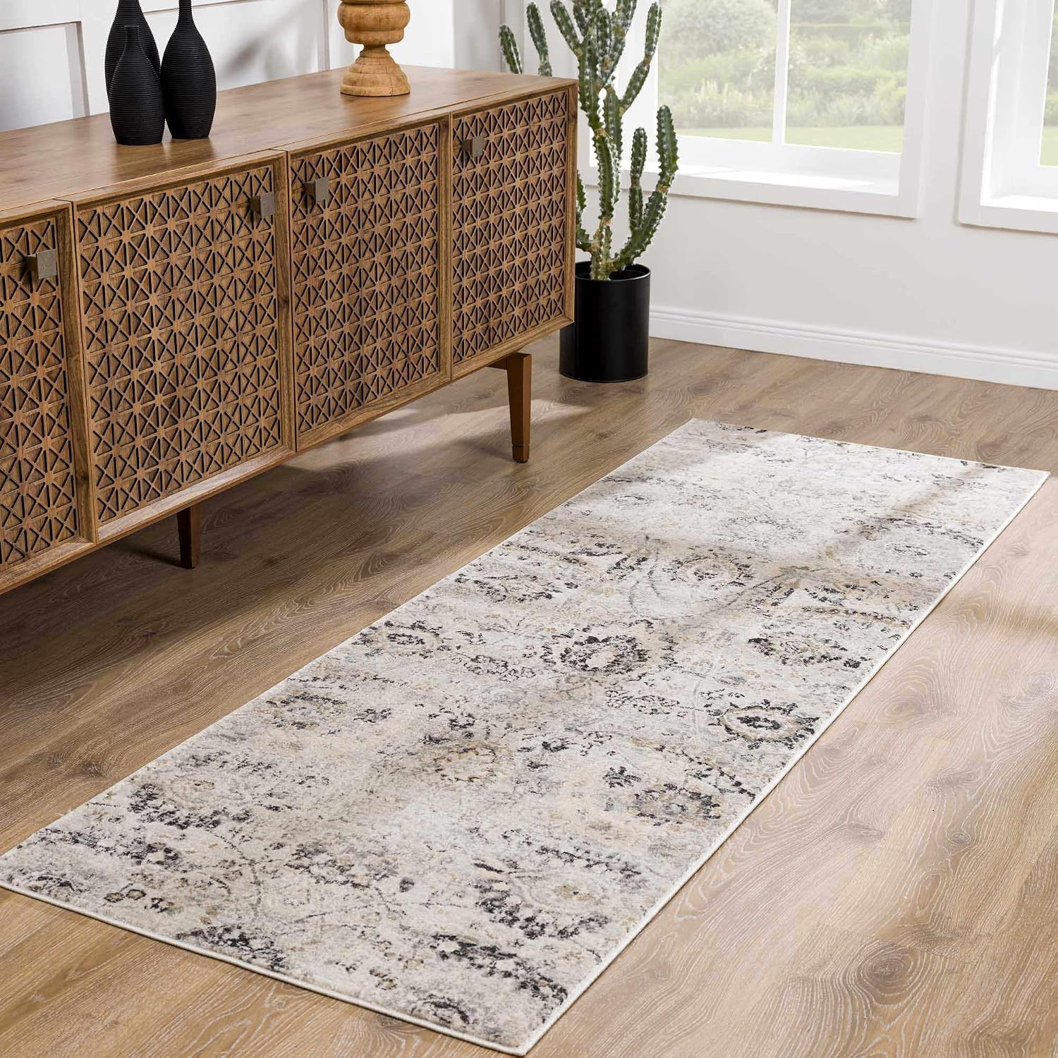 Hauteloom Obsidian Rustic Farmhouse Traditional Floral Medallion Carpet for Livi