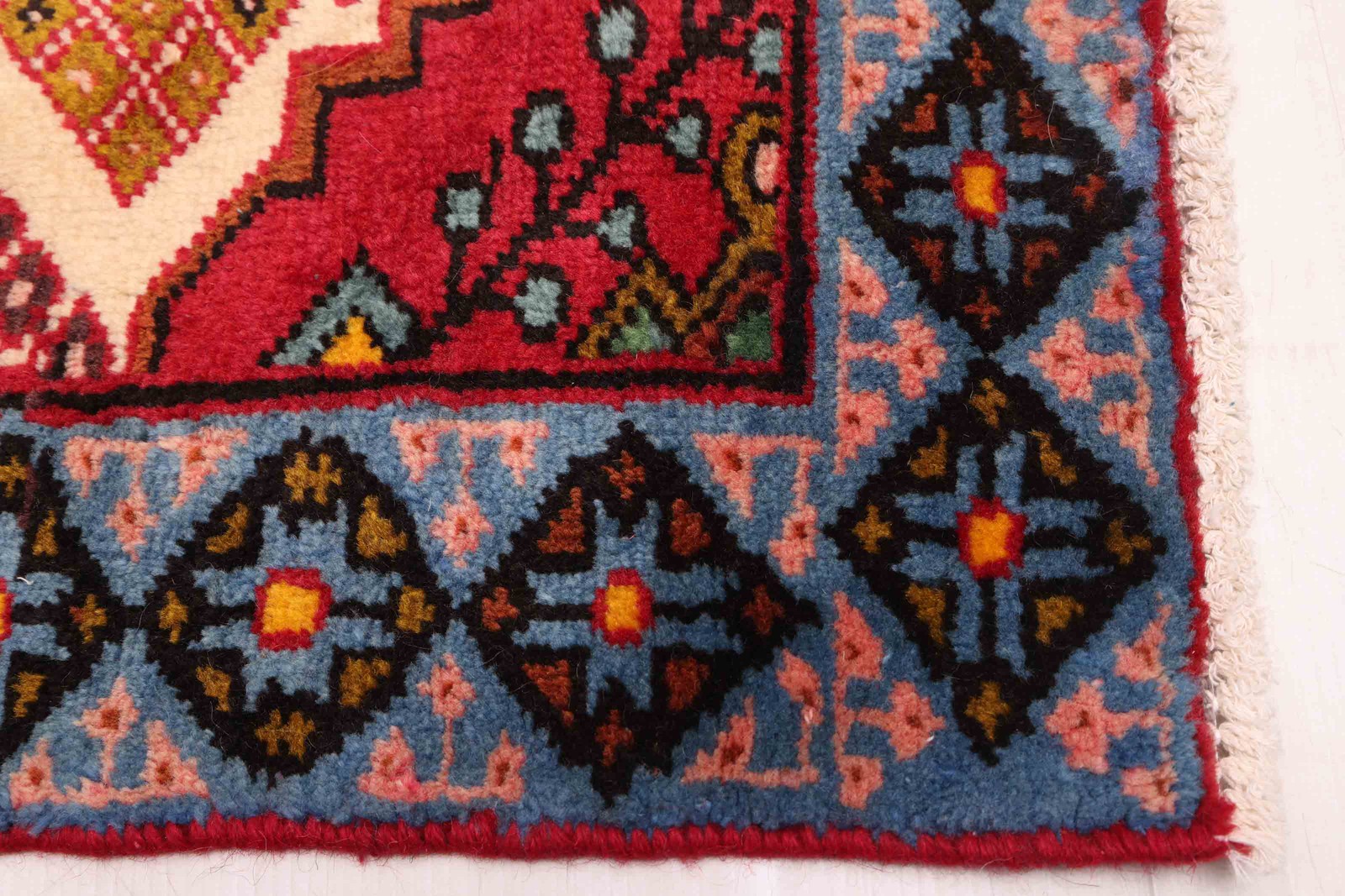 Vintage 4’2″ x 6’8″ Traditional Hand Knotted Vegetable Dye Wool Area Rug
