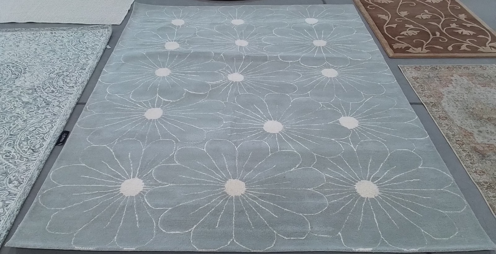 BLUE / IVORY 7′-6″ x 9′-6″ Back Stain Rug, Reduced Price 1172781659 SOH768A-8