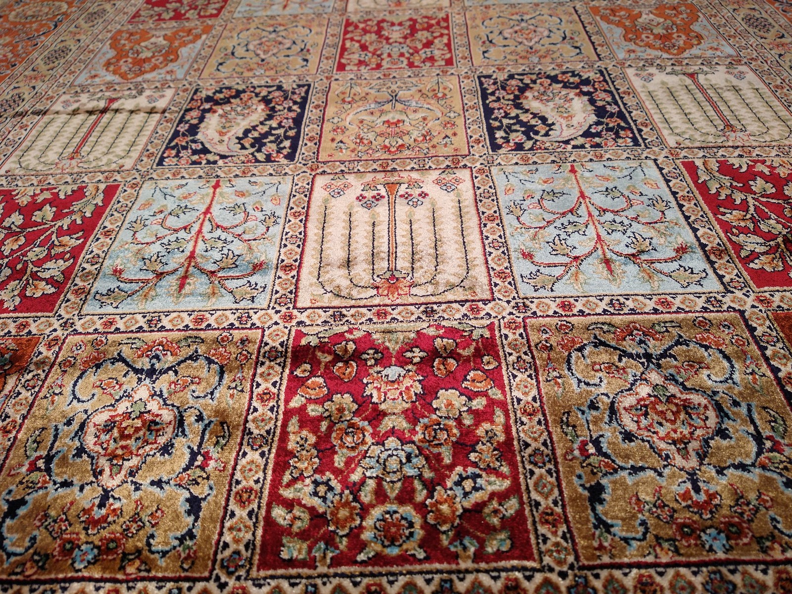 3′ x 5′ Multi Colors Turkish Garden Baktiar Silk Rug #F-5567