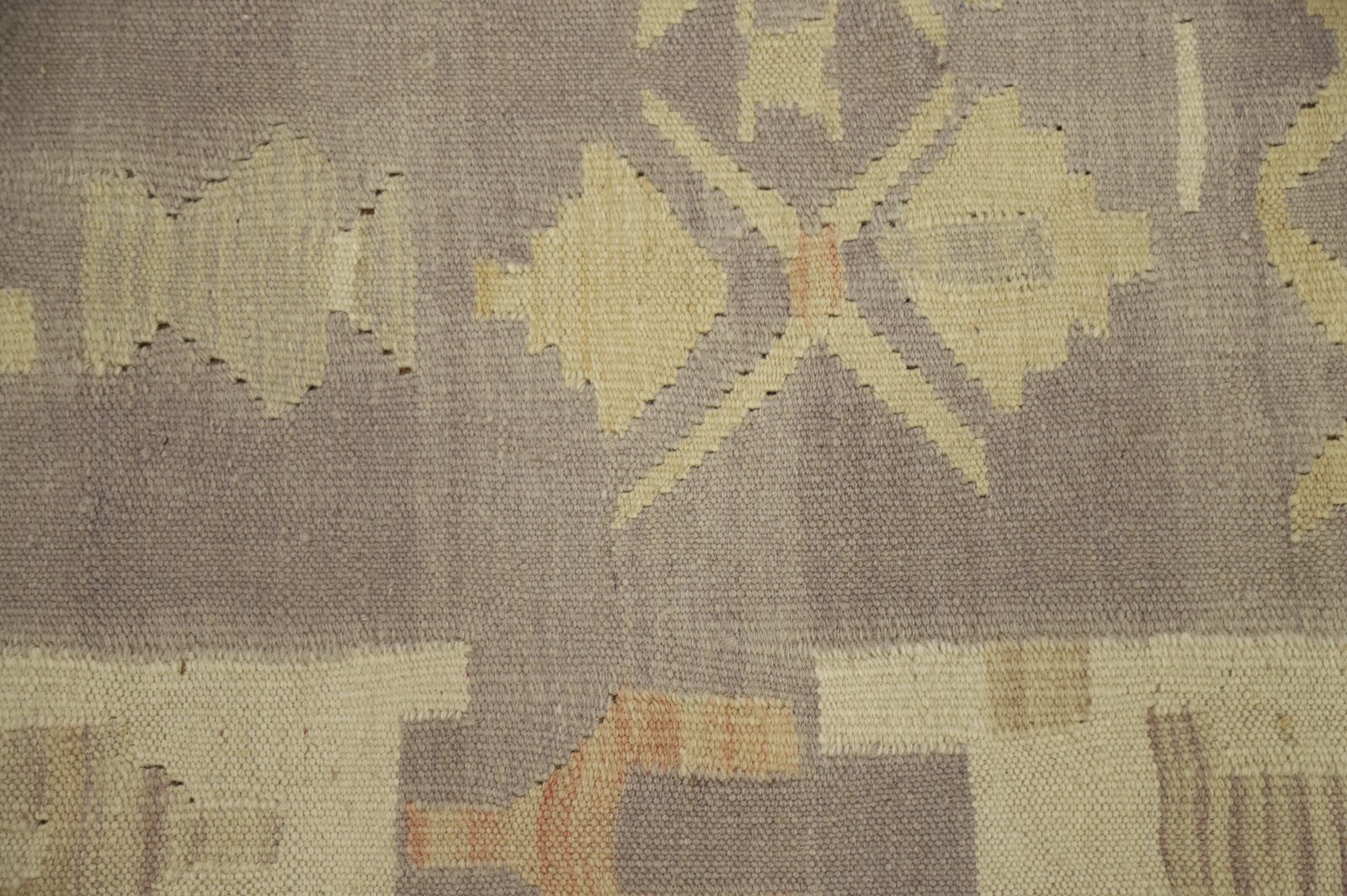 Neutral Toned Kilim Rug 3×5 Flat-weave Wool with Geometric Accents