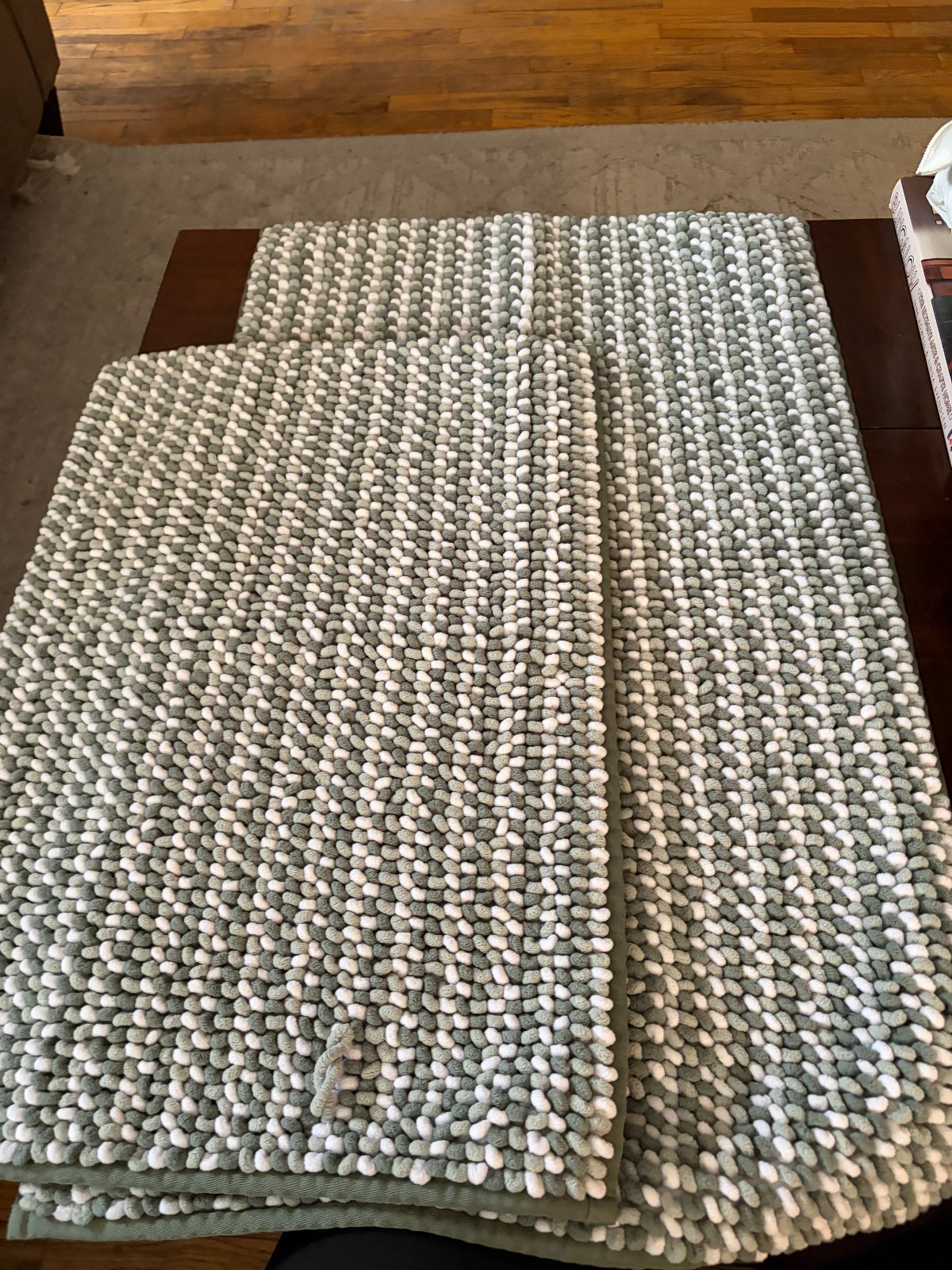 Mind on Design Set of 2 Rugs Sage Green and White
