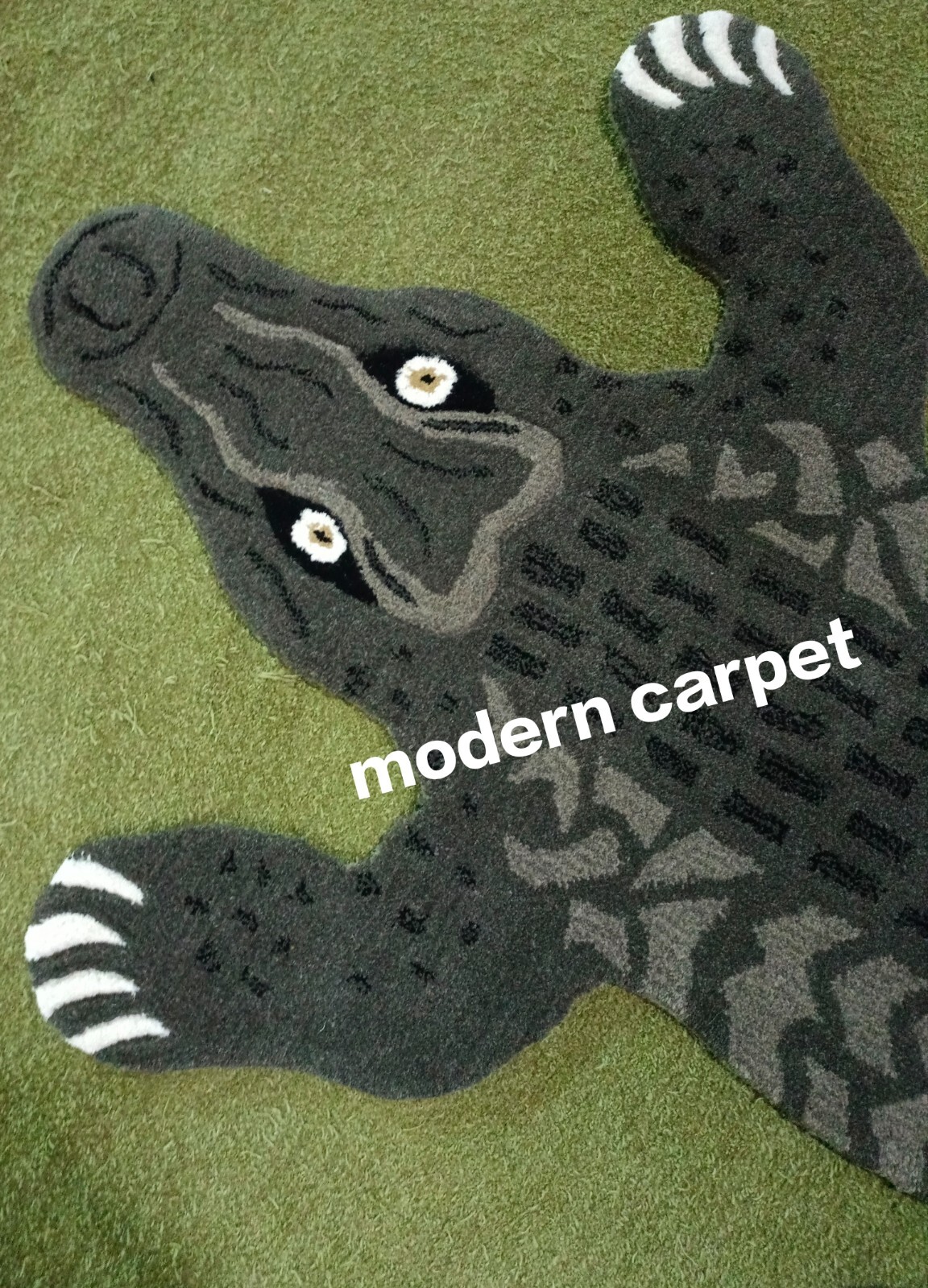 Crocodile Rugs Handmade 100% Woolen Hand Tufted For Home Decoration