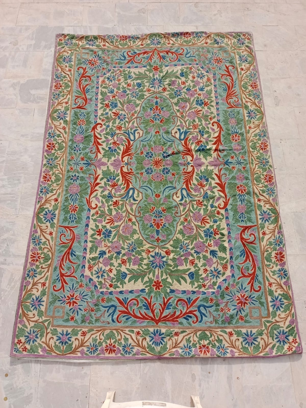 Vintage Fabulous Hand Wool Embroidered Kashmiri Chain Stitch Rug Floor Area