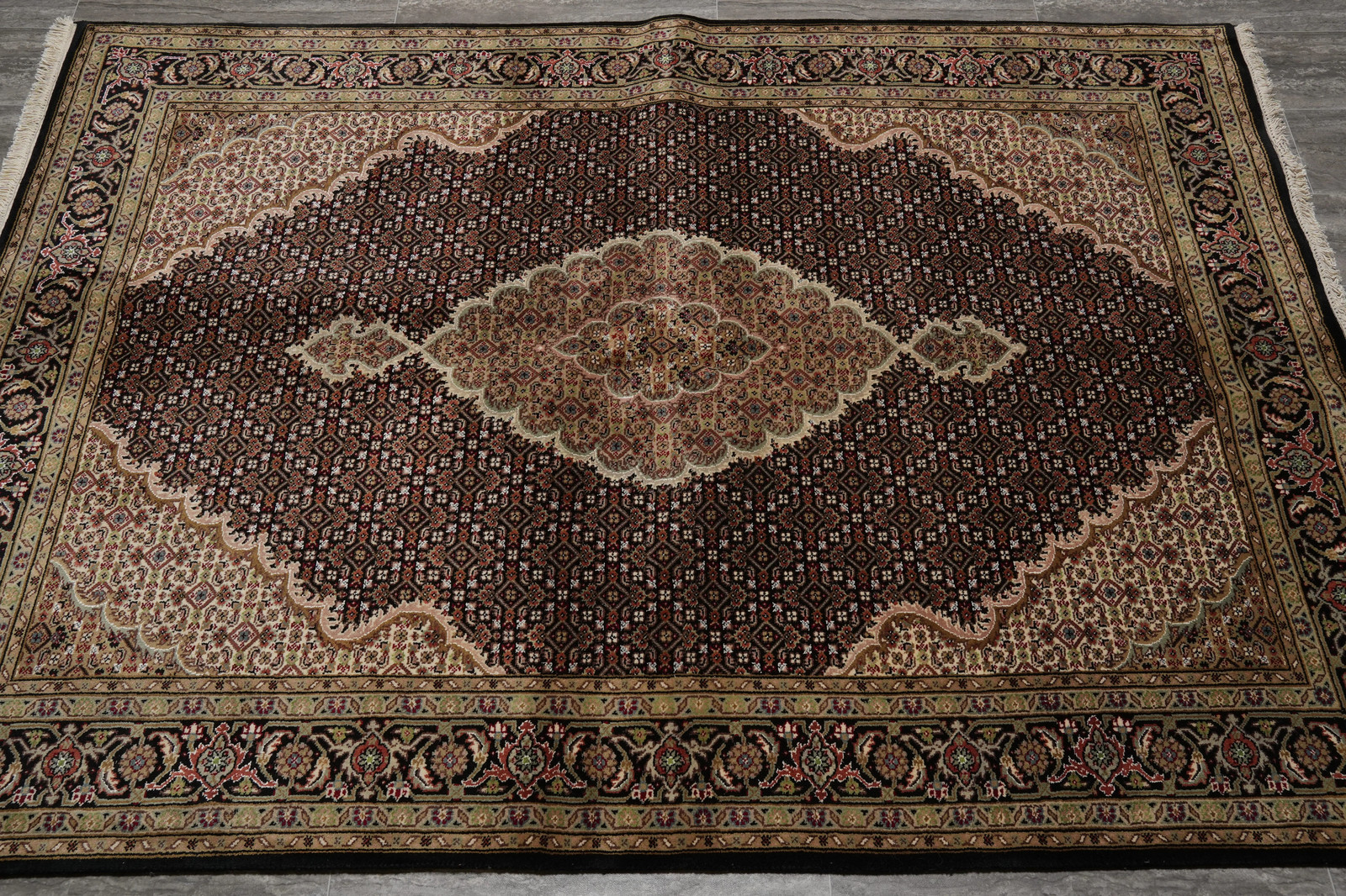 5 x 7 Mahii Tabriiz Traditional Woo Hand-Knotted Rug #F-3084