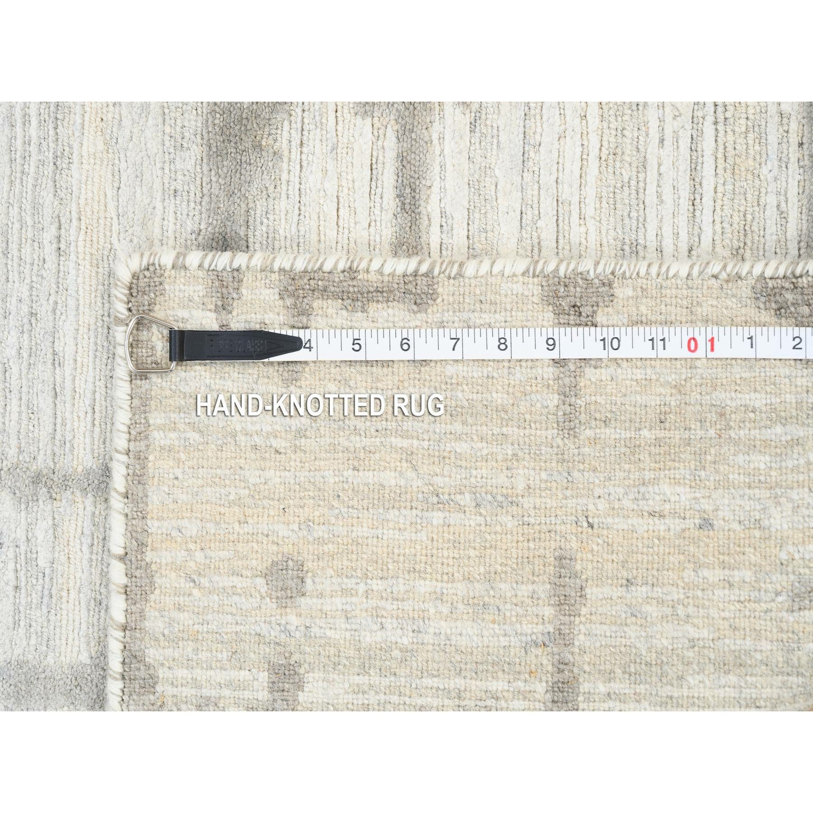 2’1″x3’1″ Ivory Hand Spun Undyed Natural Wool Hand Knotted Mat Rug R64238