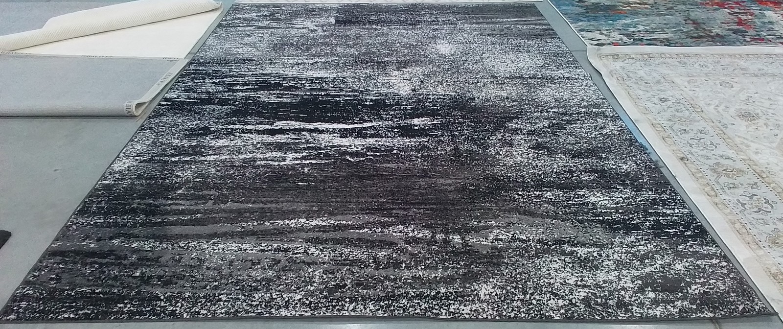 SILVER/BLACK 9′-0″ x 12′-0″ Broken Thread Rug Reduced Price 1172800988 ADR112A-9