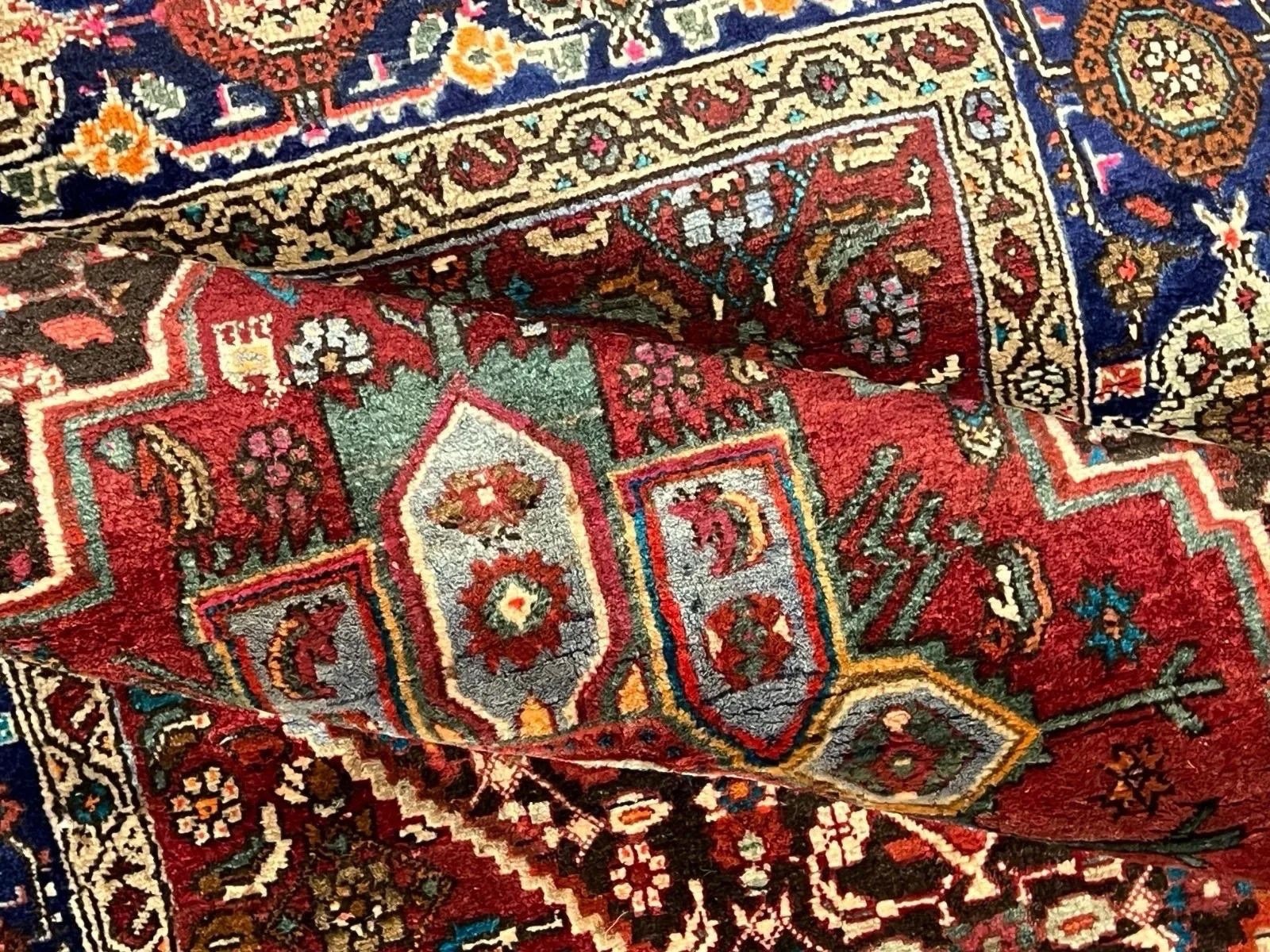 Vintage Heriz Rug 6×4 Hand-Knotted Wool Tribal Geometric Medallion Red Blue