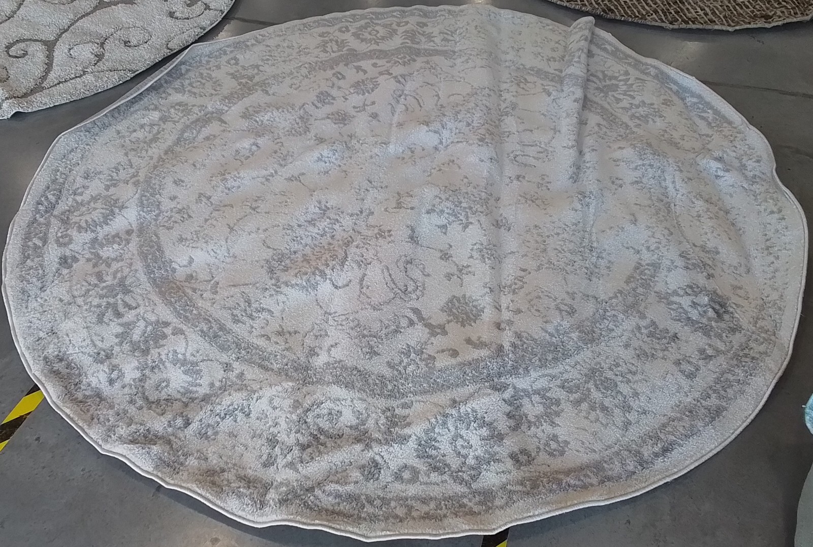 IVORY / SILVER 8′-0″ x 8′-0″ Flaw in Rug, Reduced Price 1172775789 ADR109C-8R