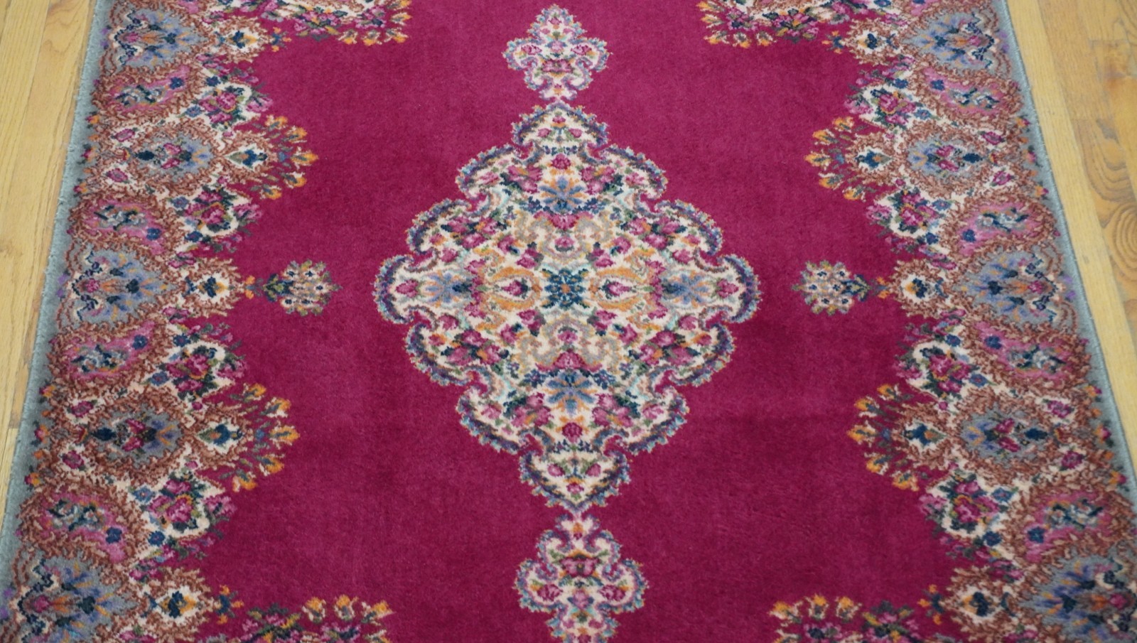 Karastan Red Medallion Kirman # 700-762 Wool Pile Rug 4’3″ x 6′ Excellent