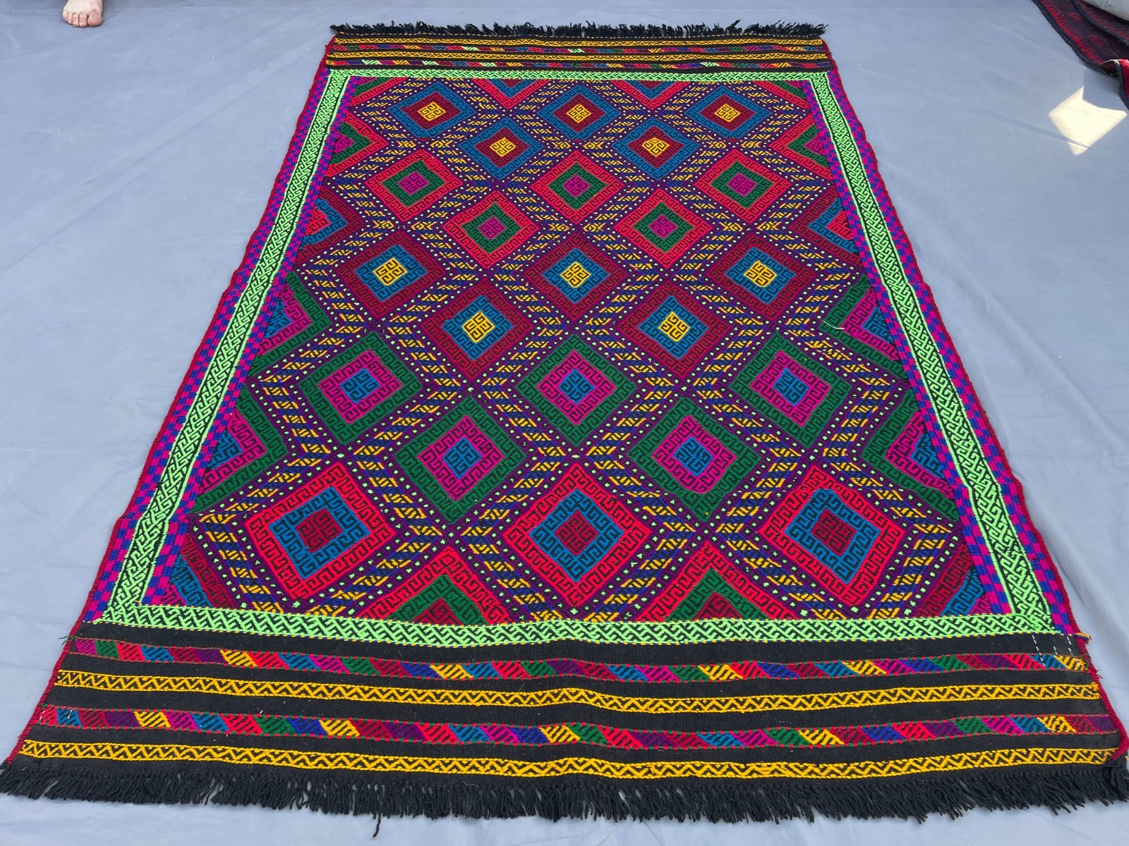 4×5 Vibrant Soumak Rug Handwoven Tribal Geometric Flatweave Carpet.