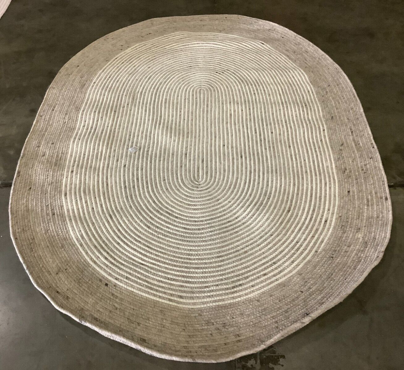 BEIGE / IVORY 5′ X 7′ Oval Flaw in Rug, Reduced Price 1172664754 BRD904A-5OV