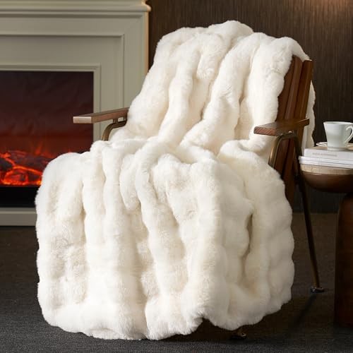 Amélie Home Faux Fur Throw Blanket for Couch, Ultra Soft 50″ x 60″ Cream White