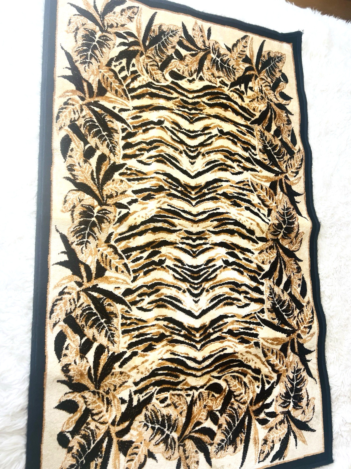 MASAI Luxury Belgium Silk Viscose Pile Rug Bohemian TIGER Leaf Border 2′ X 3′ 3″