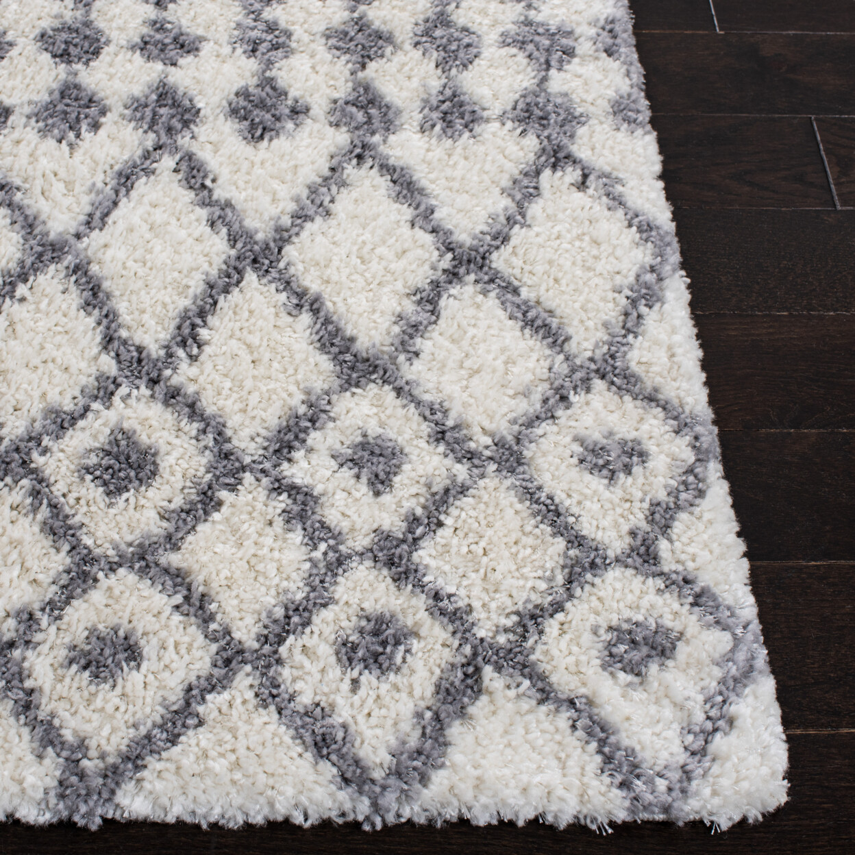 SAFAVIEH Berber Shag BFG540A Cream / Dark Grey Rug