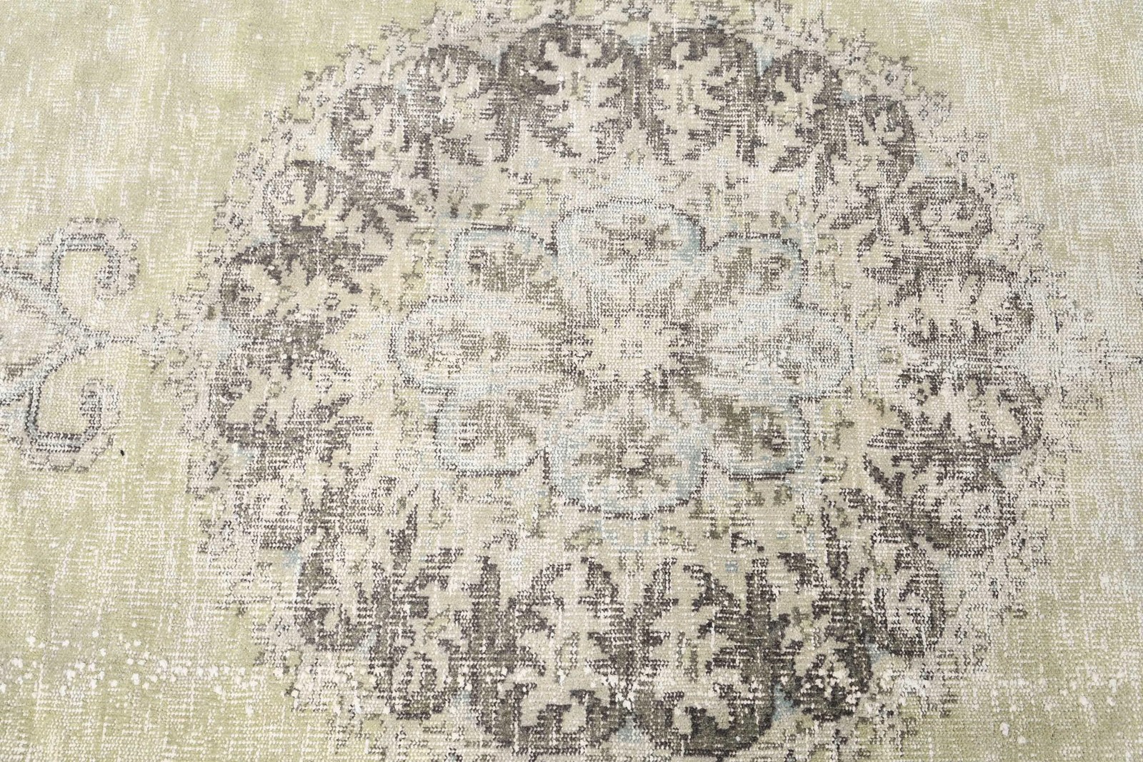Vintage Turkish Large Rug 6×9,7 ft (184×295 cm), Gray Polka dot Rug
