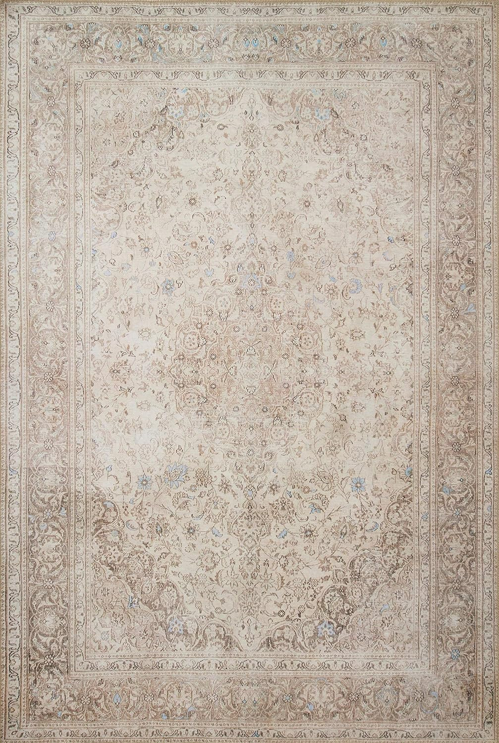 Loloi Loren Collection LQ-03 Sand/Taupe 2′-3″ X 3′-9″ Accent Rug