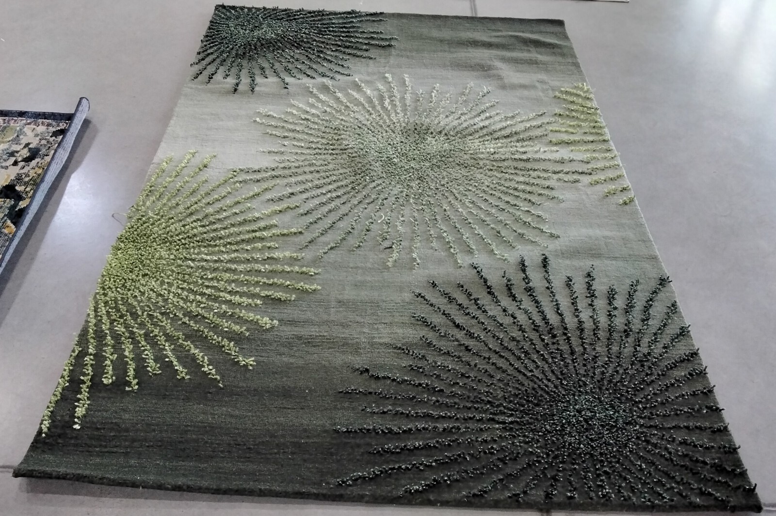 GREEN / MULTI 5′ X 8′ Back Stain Rug, Reduced Price 1172741458 SOH712G-5