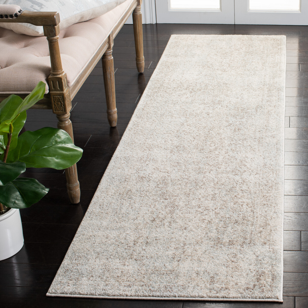 SAFAVIEH Evoke Collection EVK256E Ivory / Taupe Rug
