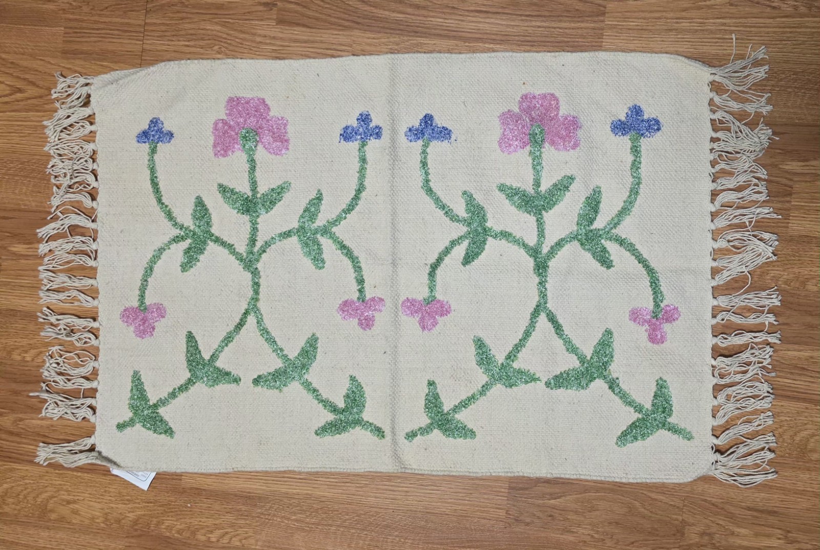 Handwoven Cotton Rug Silk Embroidery Floral Fringe Accent Rug 20×34 India