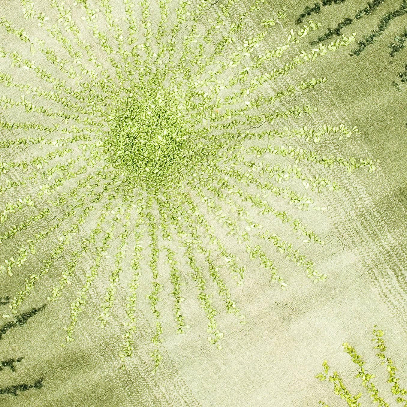 Soho Collection 6′ Round Green/Multi Handmade Starburst Wool & Viscose Rug