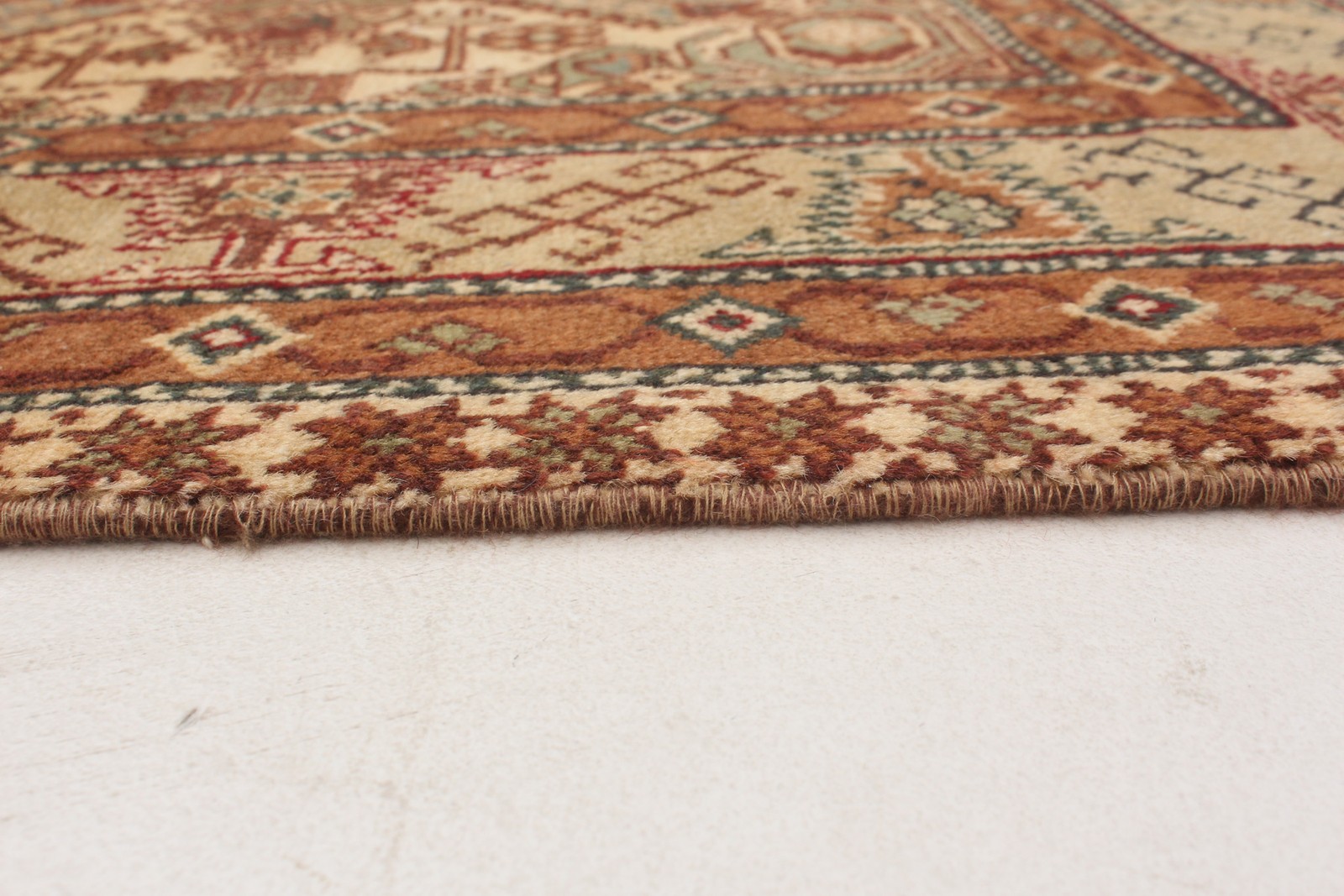 Vintage 6’4″ x 9’1″ Traditional Hand Knotted Vegetable Dye Wool Area Rug
