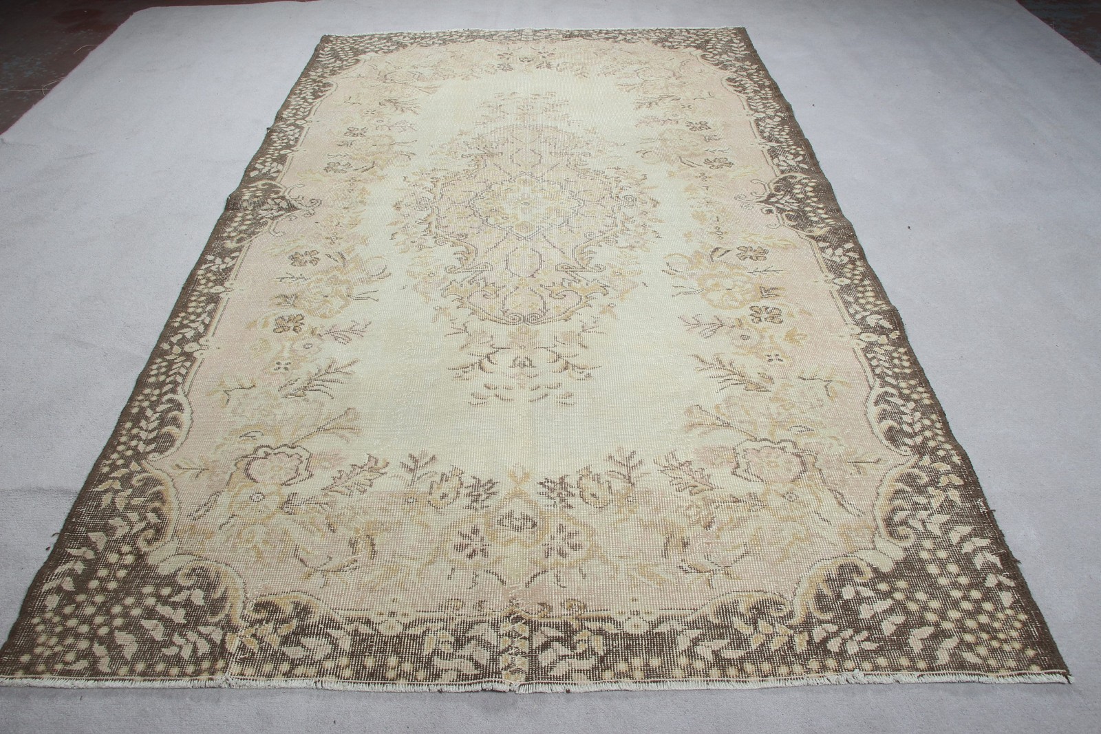5,6×9,4 ft Rug, Vintage Turkish Large Rug, White Wool Rug