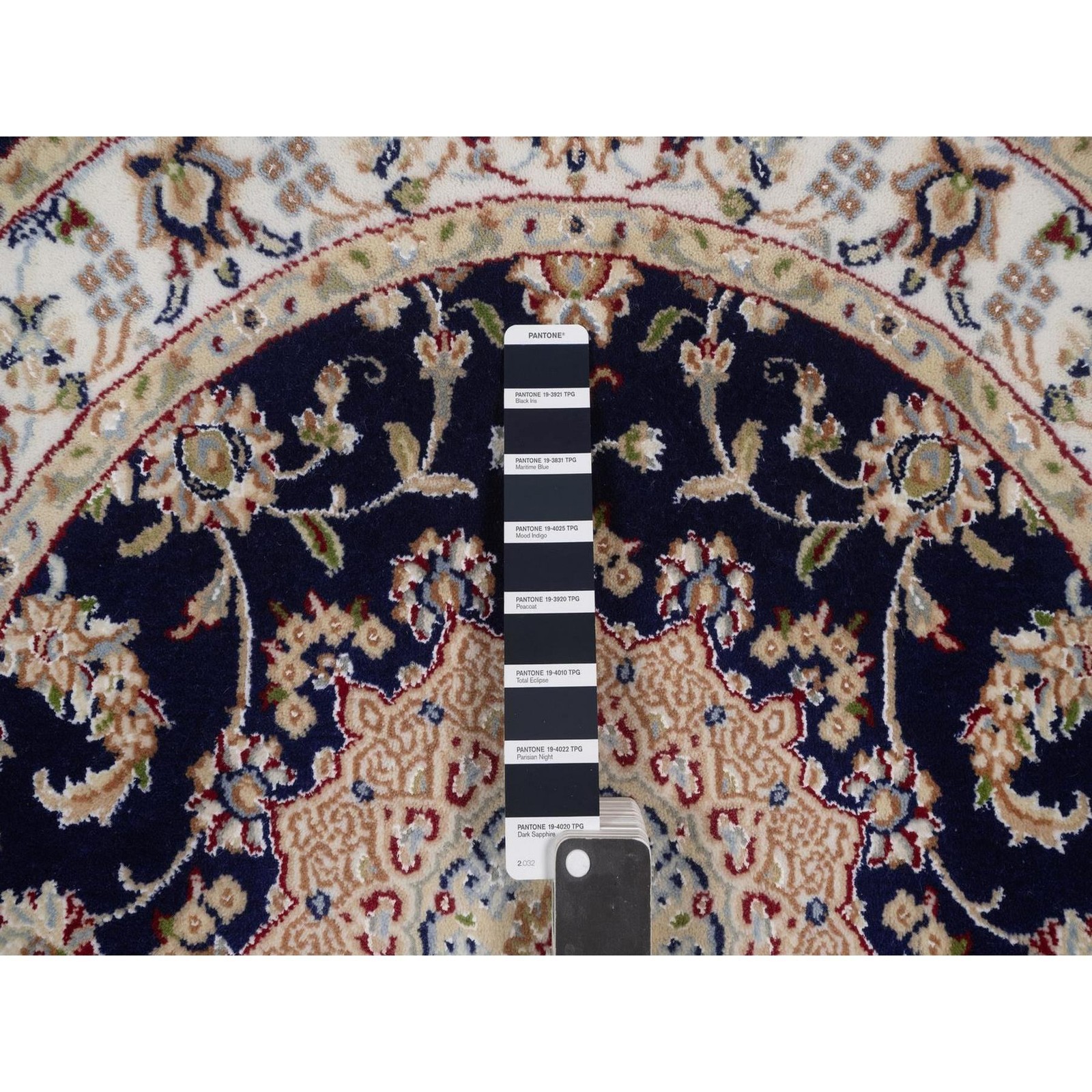 3’3″x3’3″ Midnight Blue Nain Hand Knotted Wool and Silk 250 KPSI Round Rug 92479