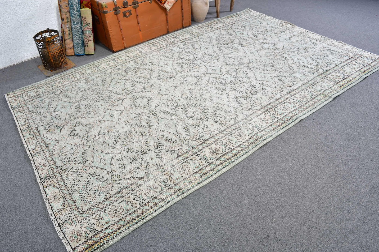 Turkish Rug 5,9×9,5 ft (181×290 cm), Gray Floral Vintage Rug