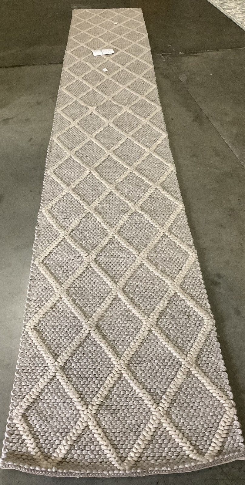 GREY 2′-3″ X 16′ Flaw in Rug, Reduced Price 1172666893 NAT310C-216