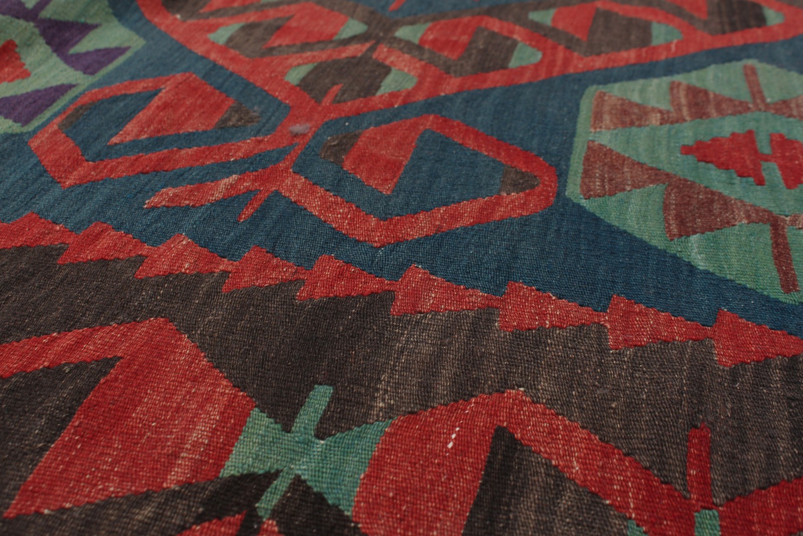 Vintage Hand Woven Area Rug 5’9″ x 11’1″ Traditional Wool Oriental Carpet